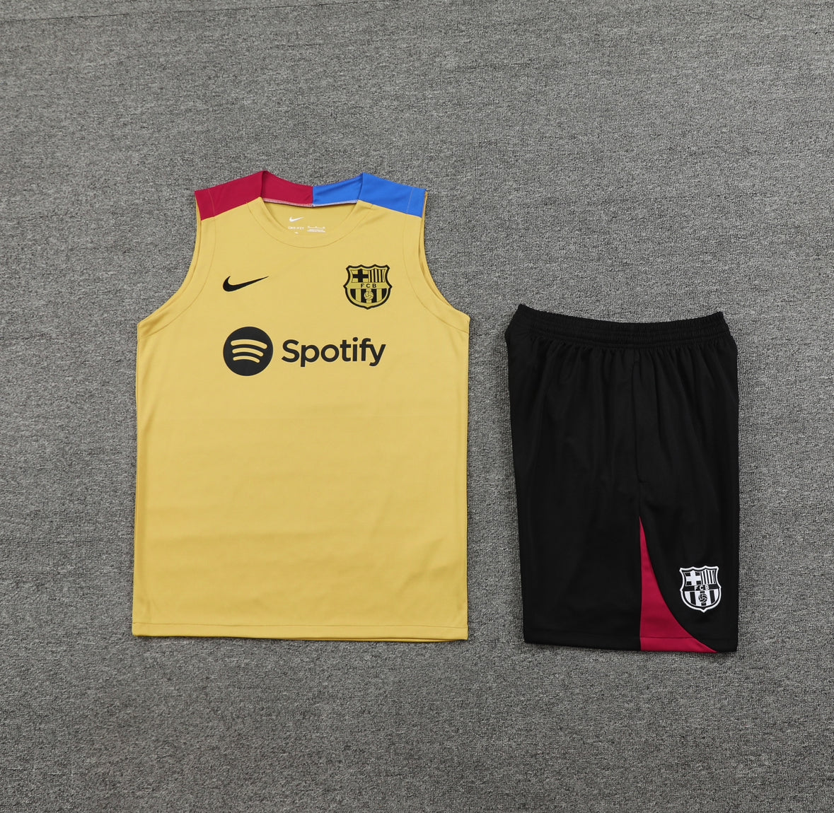 Conjunto de entrenamiento dorado del Barcelona 24-25