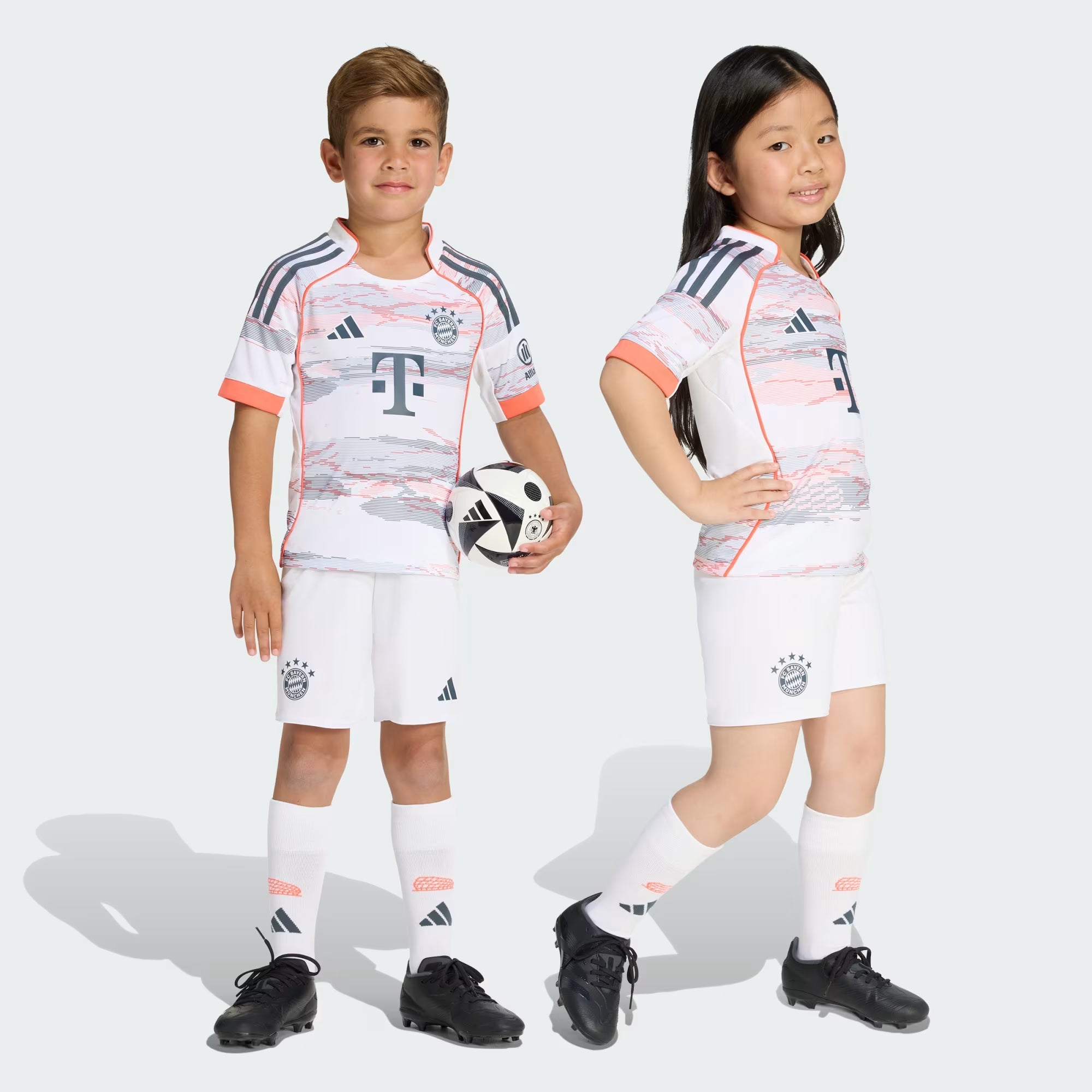 Camiseta de fútbol de visitante del Bayern Múnich 25-26 para niños
