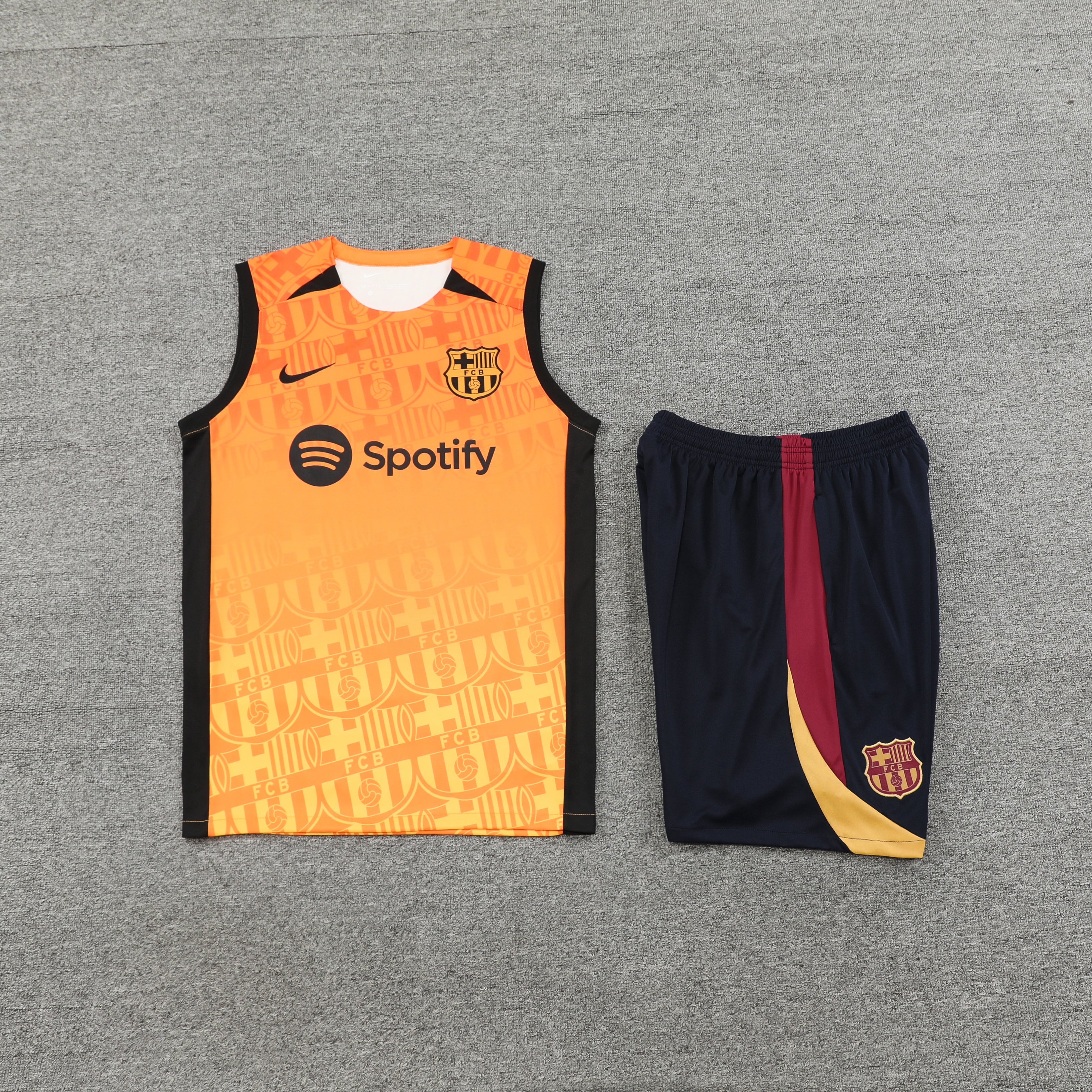 Conjunto de entrenamiento naranja del Barcelona 24-25