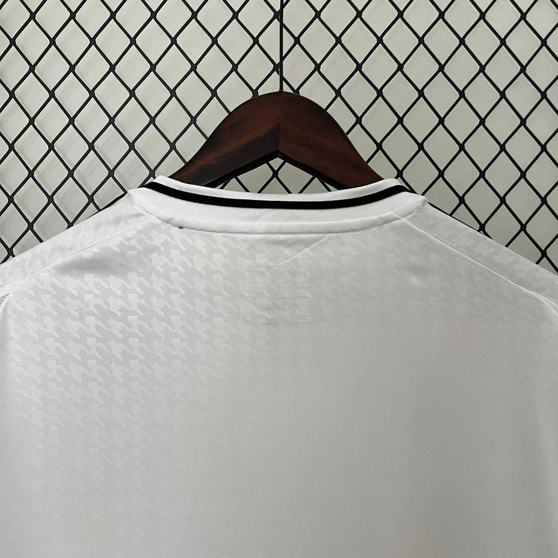 24-25 Real Madrid Heim-Fußballtrikot