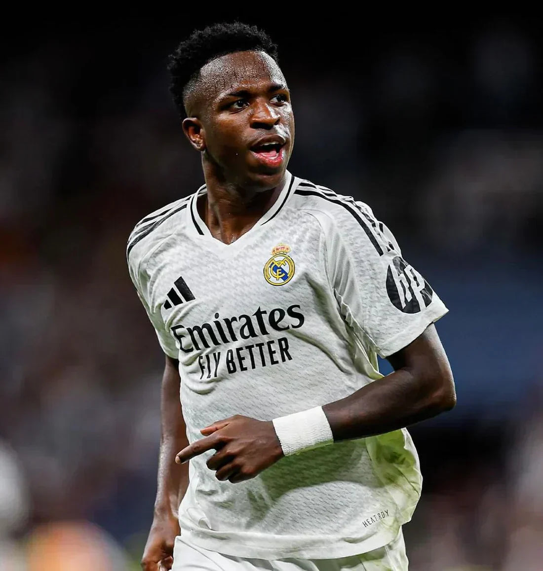24-25 Real Madrid Heim-Fußballtrikot