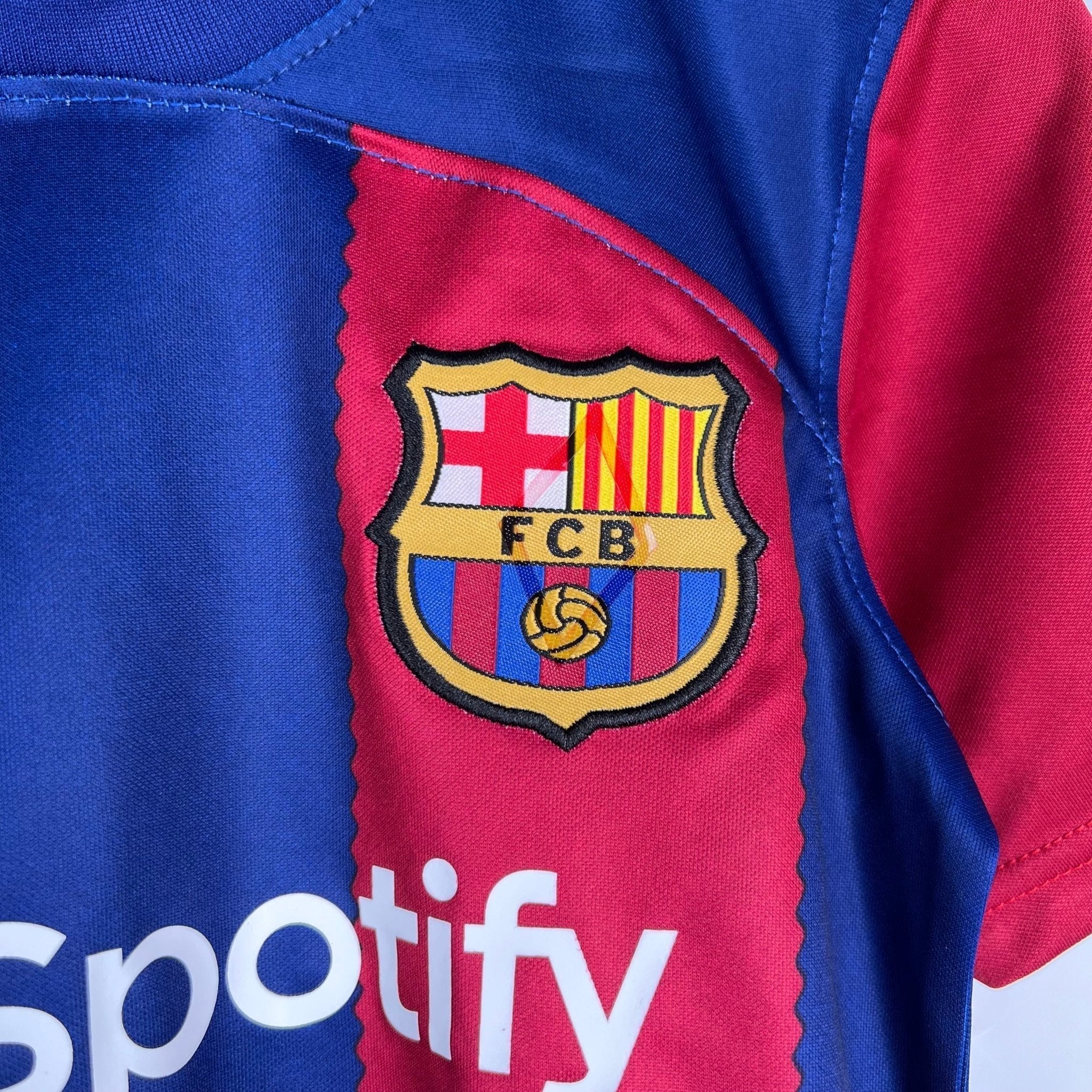 Camiseta de fútbol infantil local del Barcelona 23-24